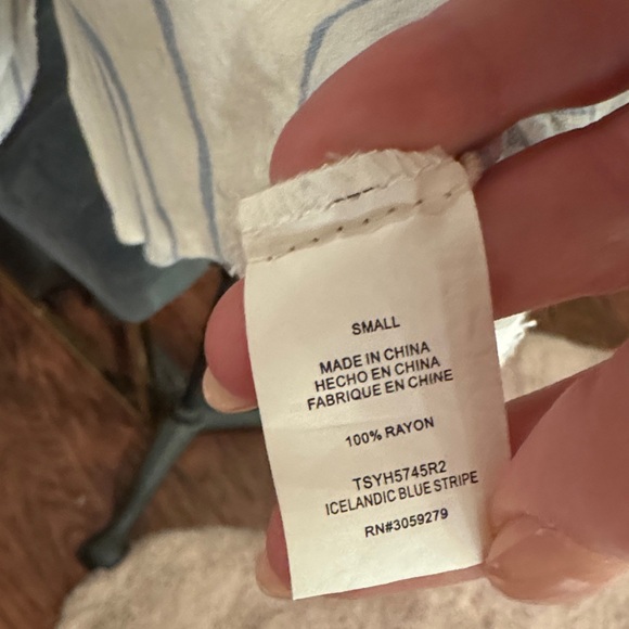 Thread & Supply White and Blue Striped Button Down Shirt Women’s Top Small - Picture 11 of 12